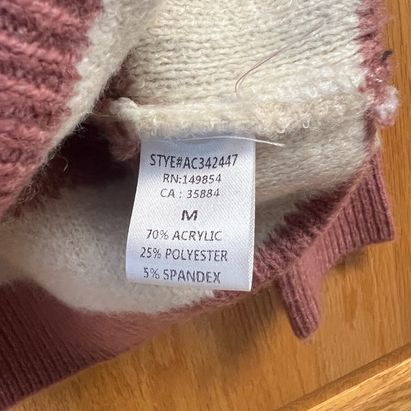 Sadie & Sage Checkered Sweater - Picture 4 of 4